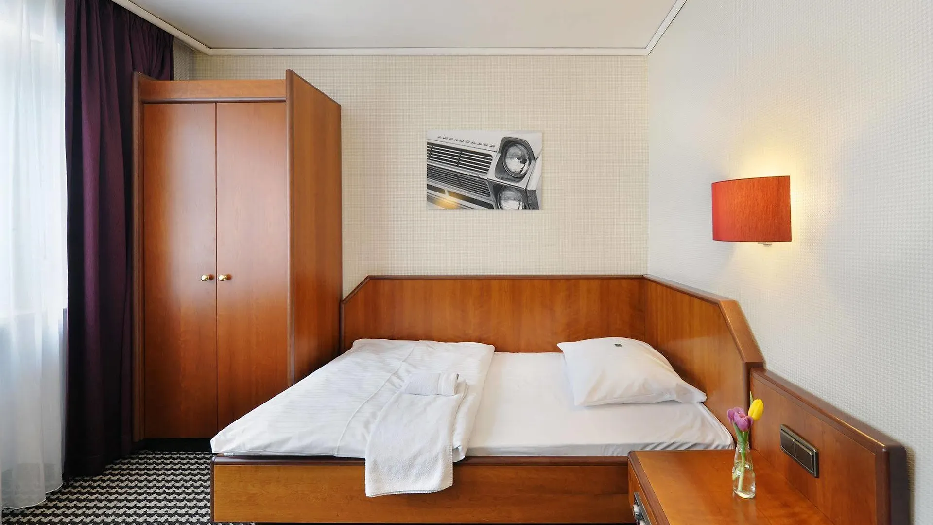 Ambassador Parkhotel Mnichov 3*,