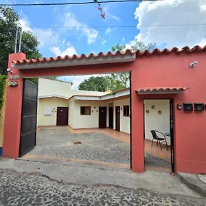 Casa Nazareno Aparthotel Antigua
